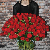51 Premium-Rosen Red Naomi (Rot) +Passende Vase