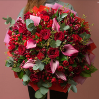 Bouquet of red roses